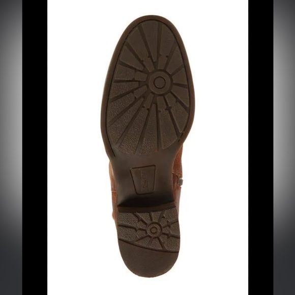 Brown suede Born boots - Picture 3 of 10